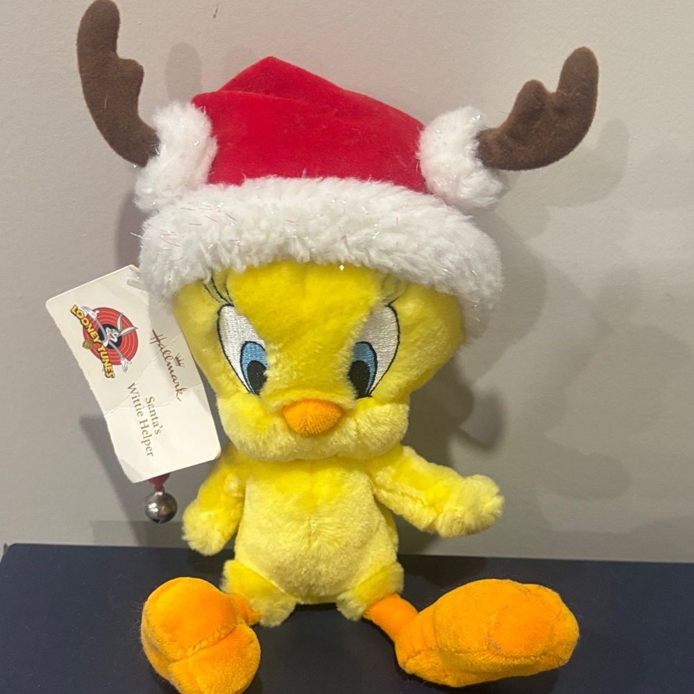 Yellow 8“ Tweety Plush with Santa Hat